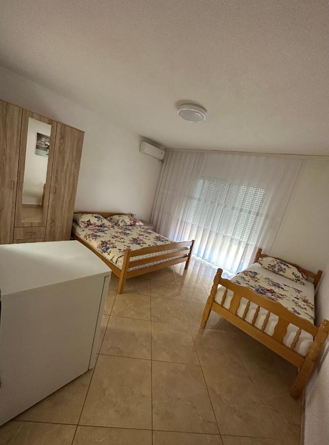Apartments Edona Ulcinj Bagian luar foto