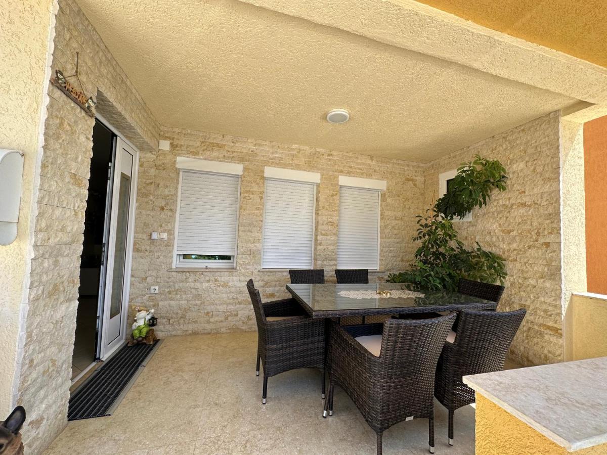 Apartments Edona Ulcinj Bagian luar foto