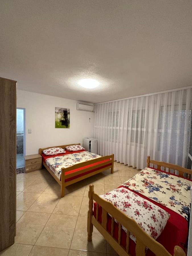 Apartments Edona Ulcinj Bagian luar foto