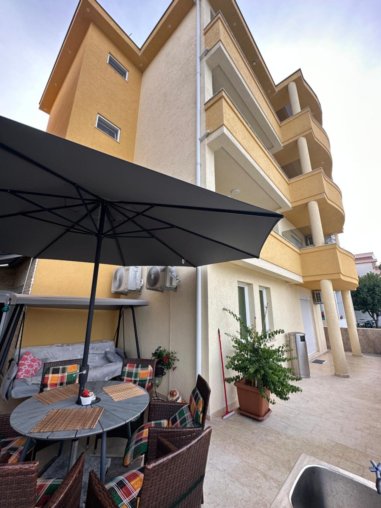 Apartments Edona Ulcinj Bagian luar foto